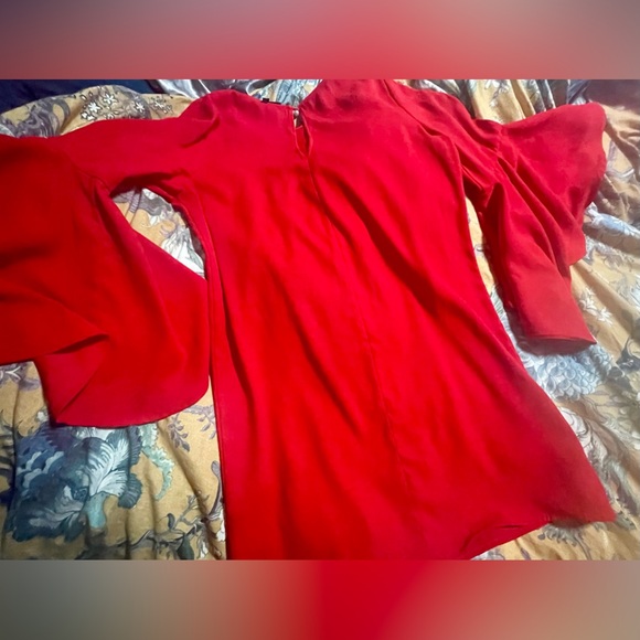 Cute RED mini dress with flowing sleeves. Size L - Picture 5 of 8